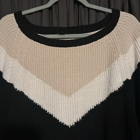 Express Black Tan White Tunic Oversized Sweater - Size Large - Picture 3 of 6